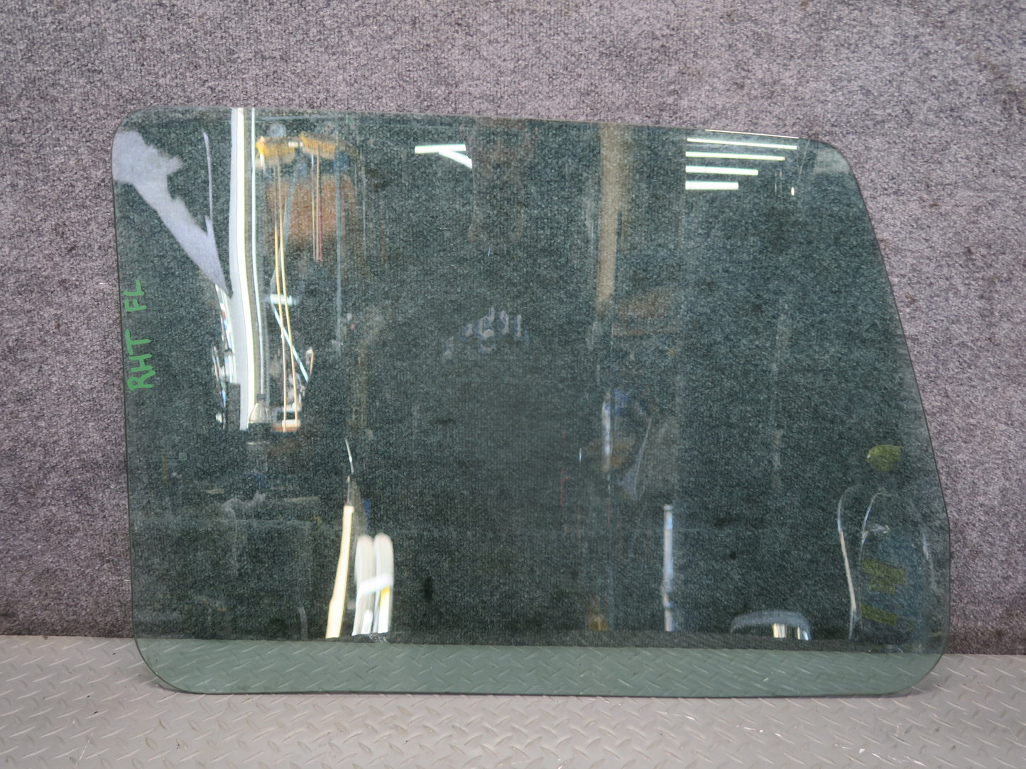 2003-2009 Hummer H2 Front Left Driver Side Door Glass Window