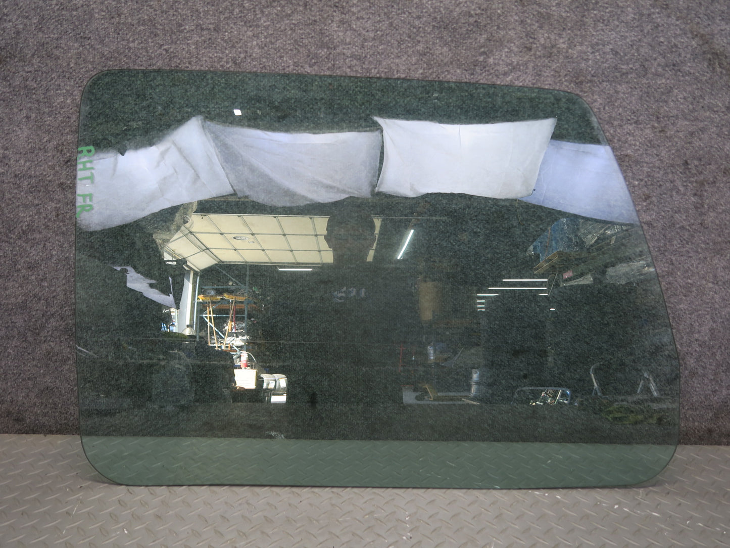 2003-2009 Hummer H2 Front Right Passenger Side Door Glass Window