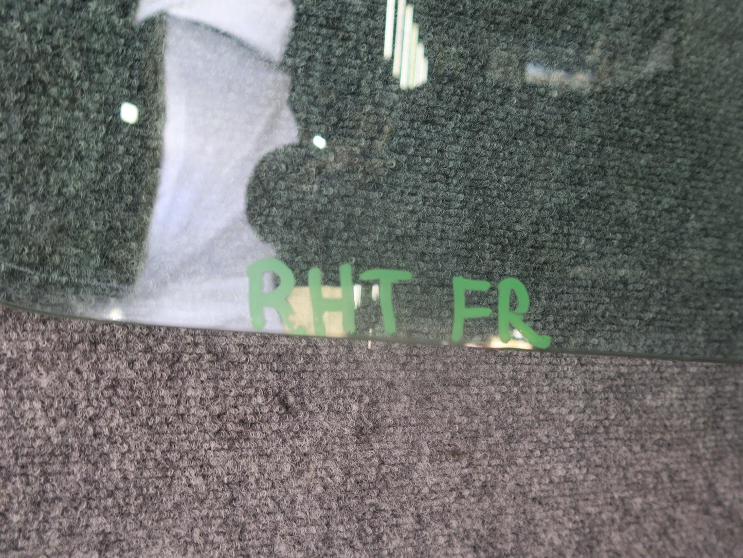 2003-2009 Hummer H2 Front Right Passenger Side Door Glass Window
