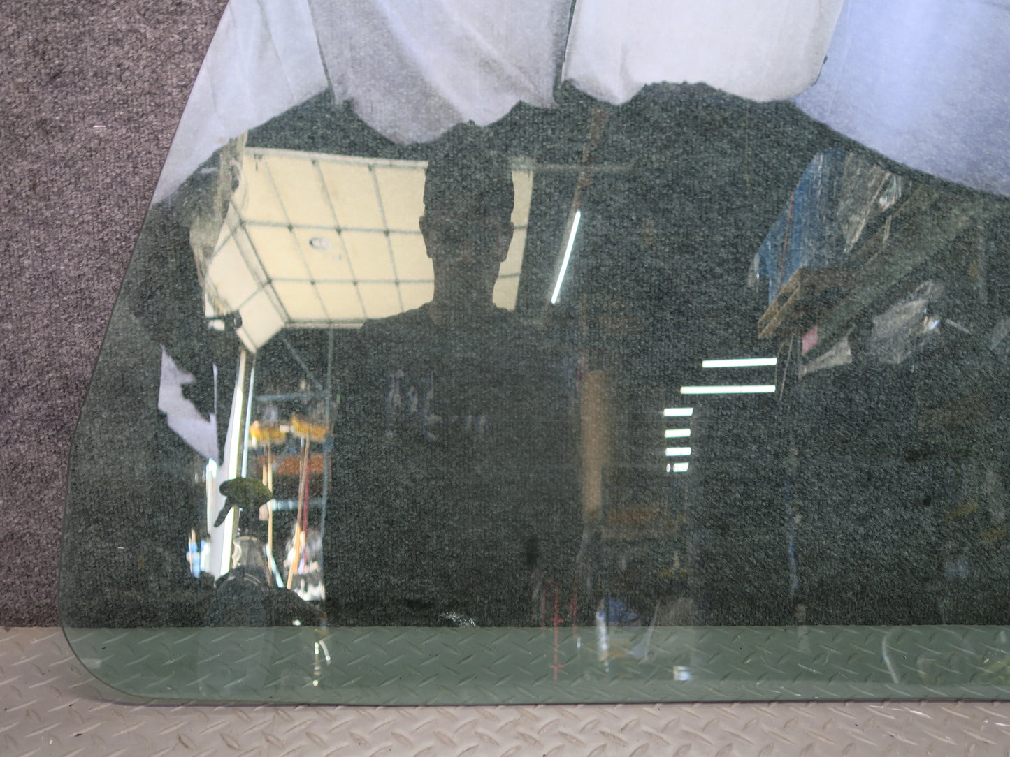 2003-2009 Hummer H2 Front Right Passenger Side Door Glass Window