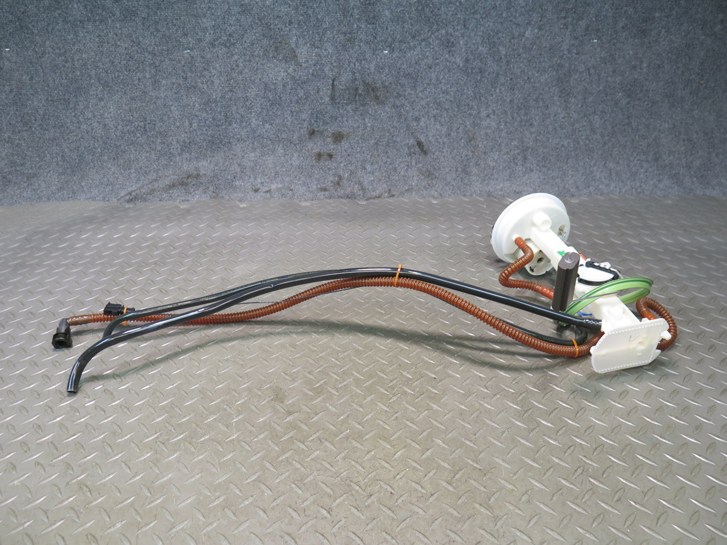2010-2014 BMW E71 X6M 4.4L S63 N63 Fuel Pump Level Sensor Sending Unit Set of 2
