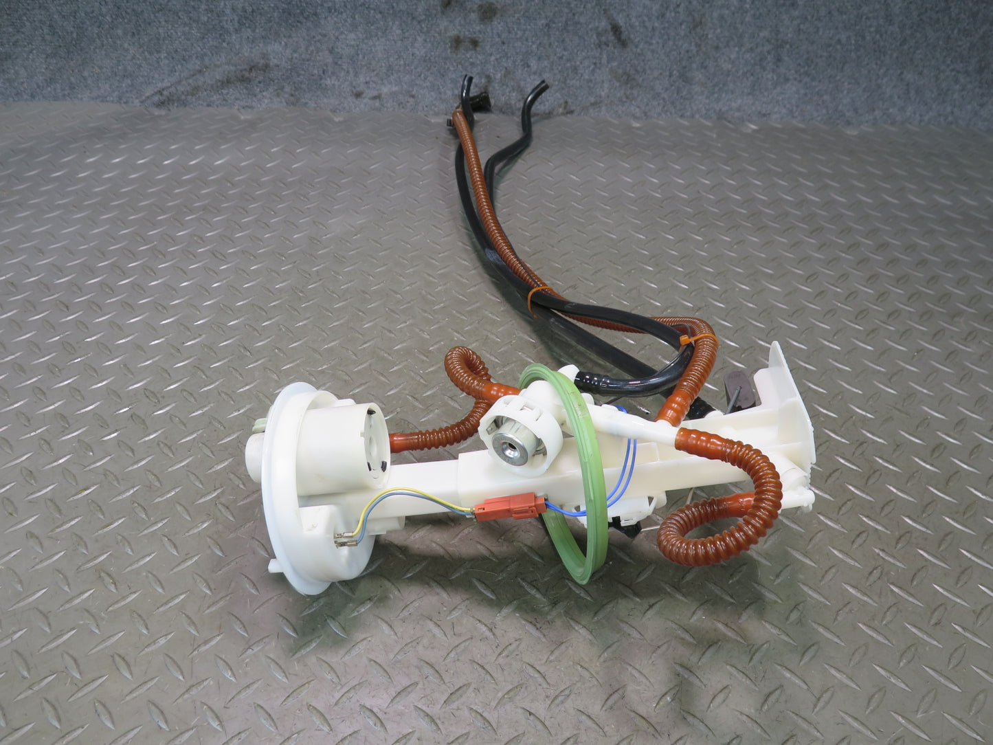 2010-2014 BMW E71 X6M 4.4L S63 N63 Fuel Pump Level Sensor Sending Unit Set of 2