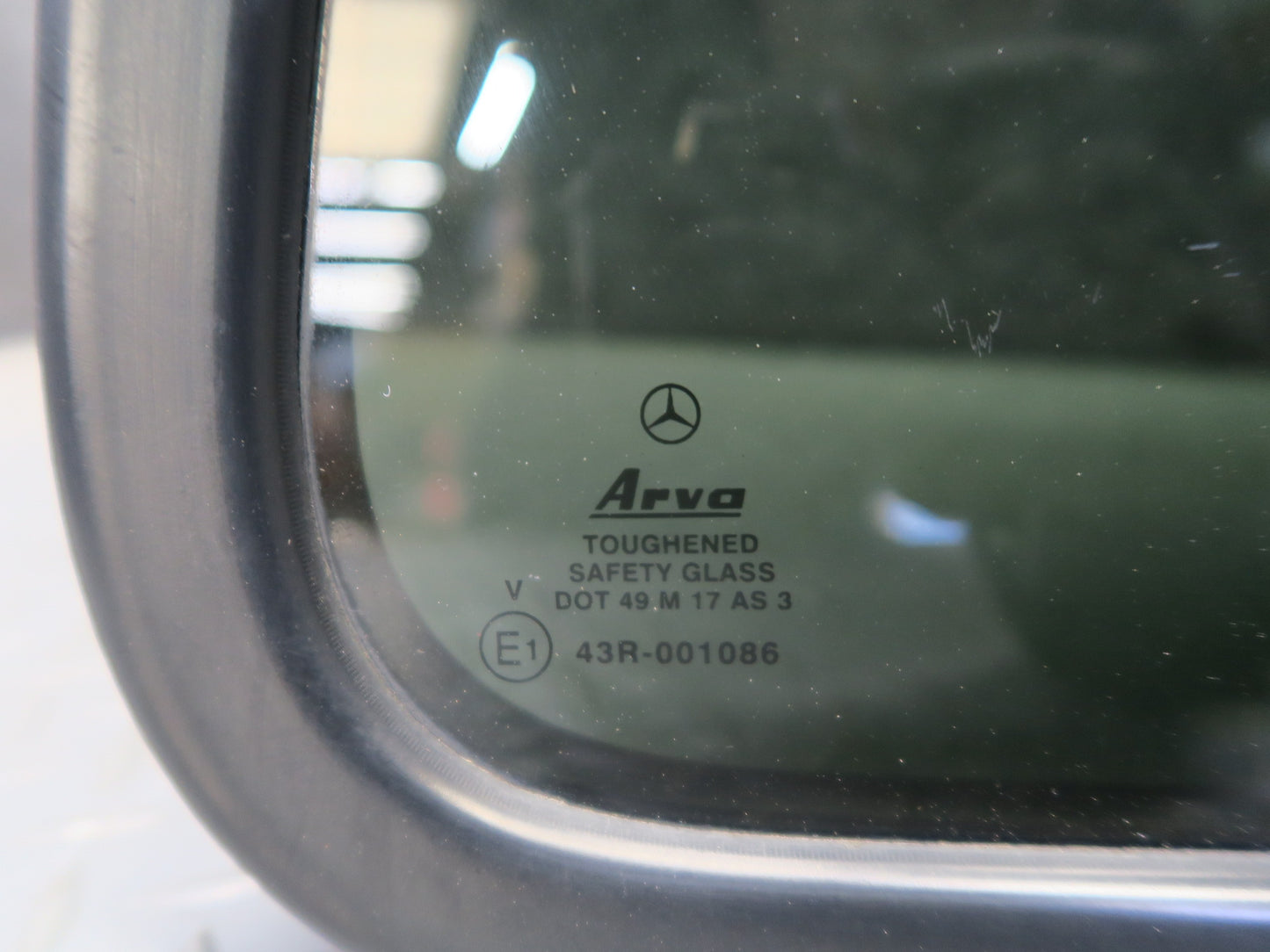 2002-2012 Mercedes W463 G500 Rear Right Quarter Glass Window