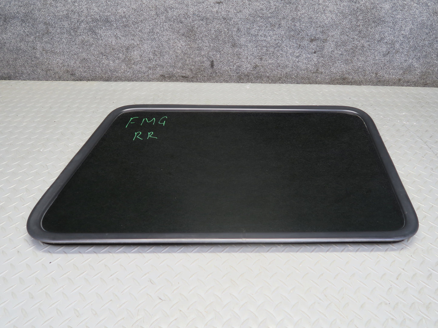 2002-2012 Mercedes W463 G500 Rear Right Quarter Glass Window