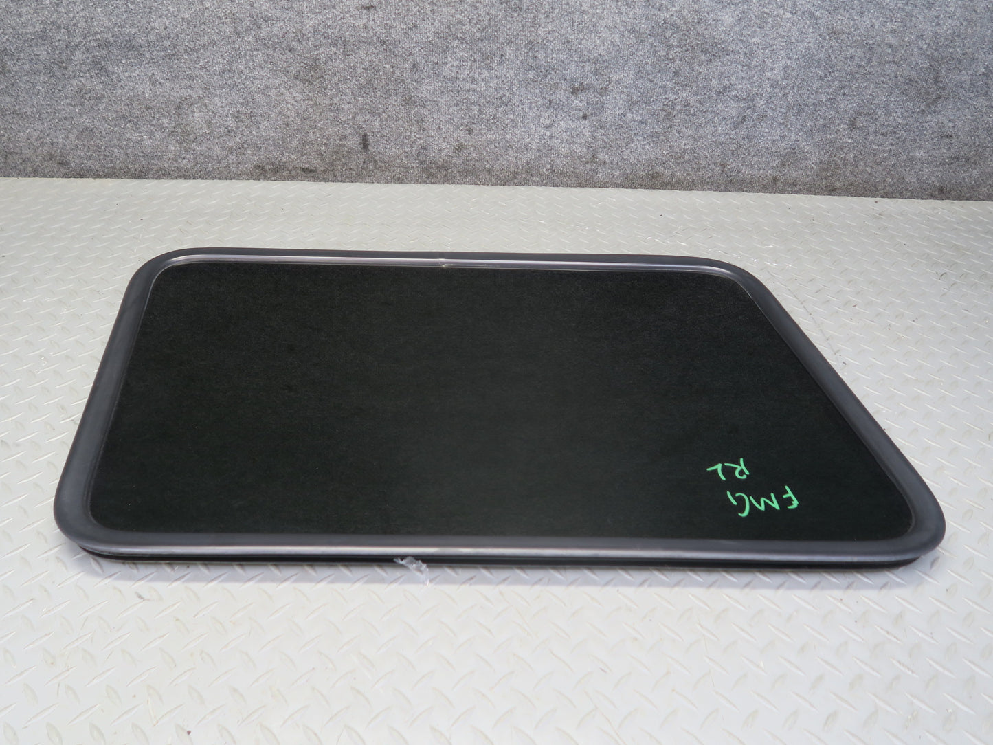 2002-2012 Mercedes W463 G500 Rear Left Quarter Glass Window