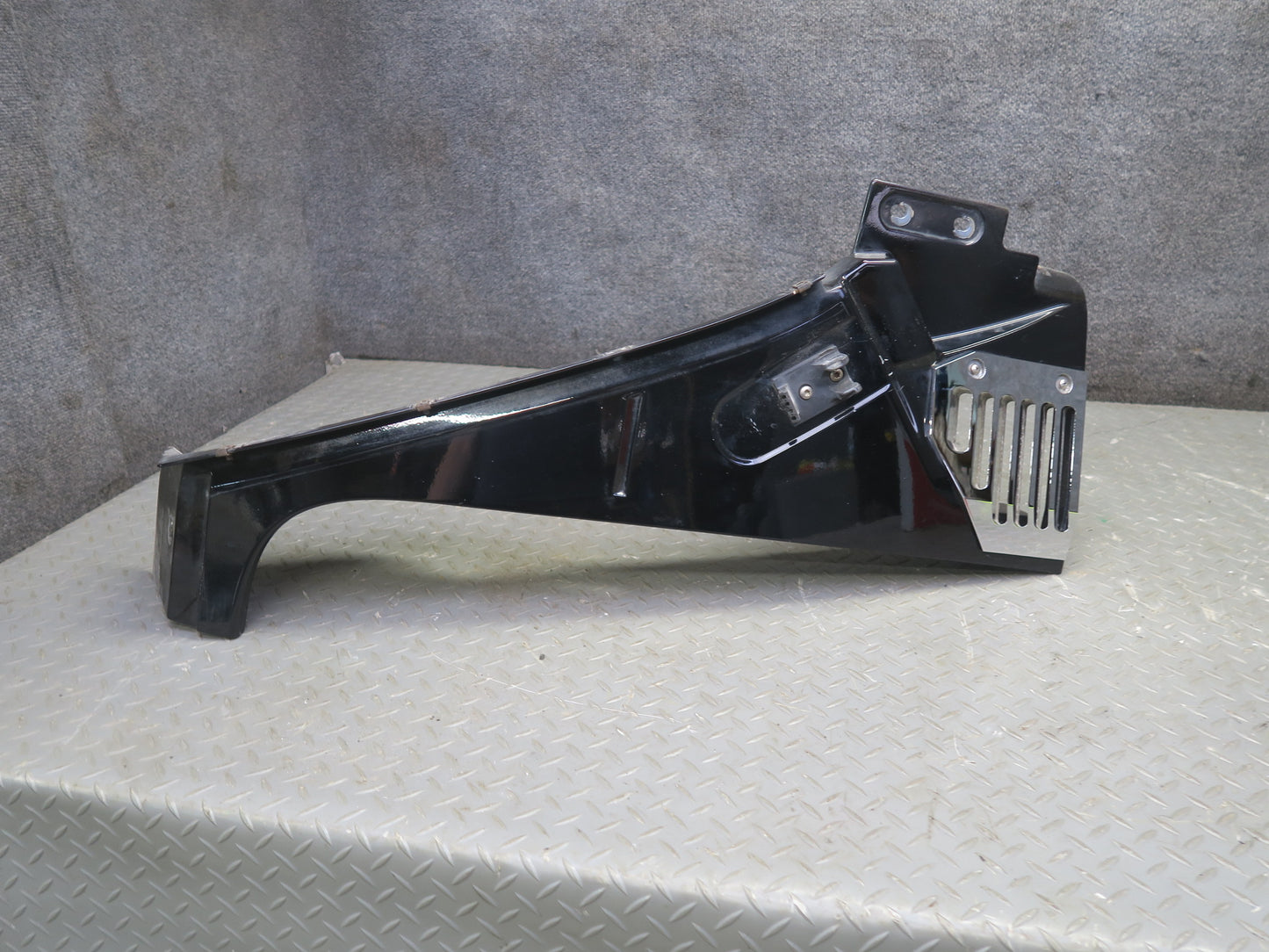 2003-2009 Hummer H2 Front Left Driver Side Fender Shell Cover Panel 15062999
