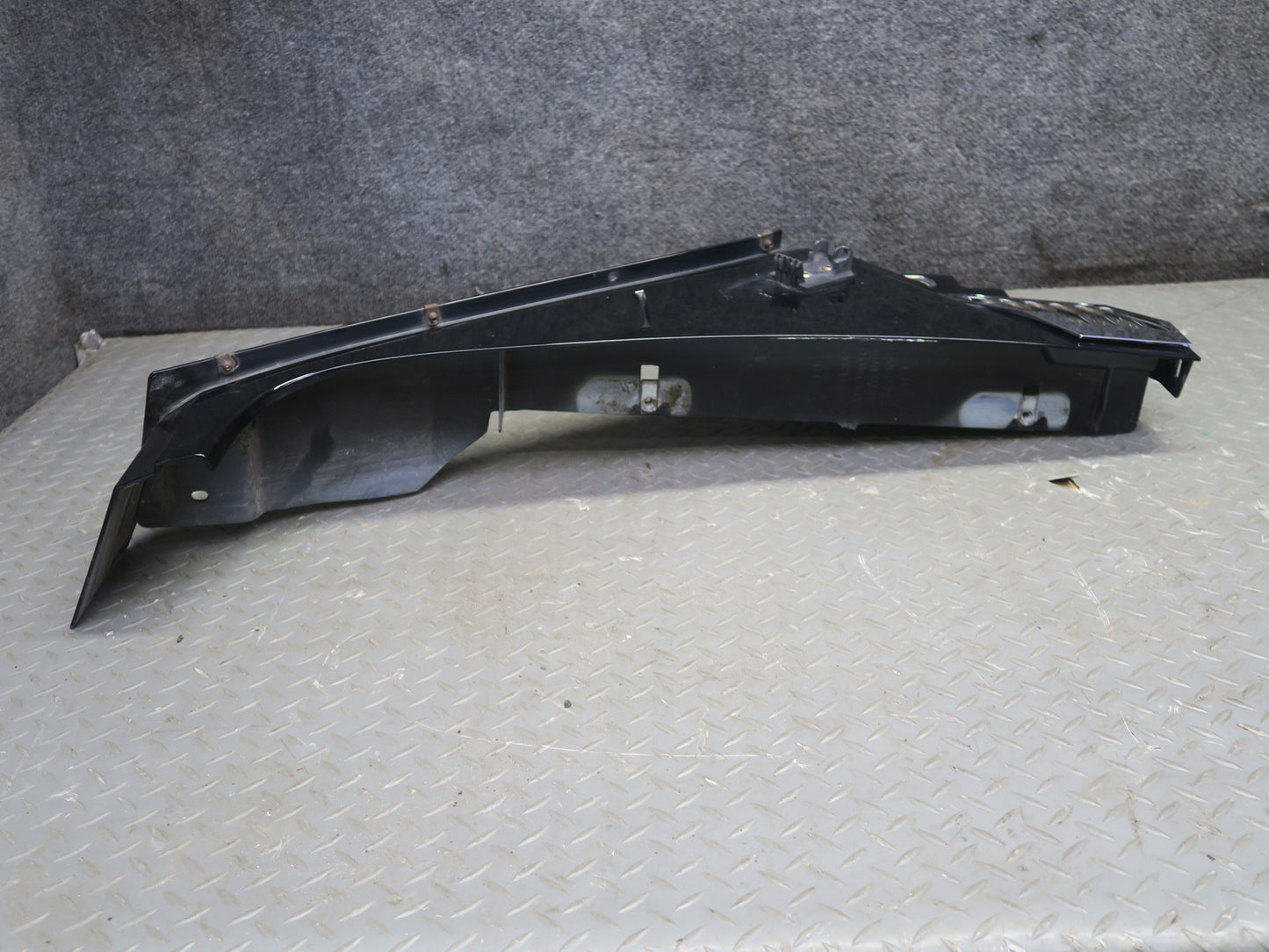 2003-2009 Hummer H2 Front Left Driver Side Fender Shell Cover Panel 15062999