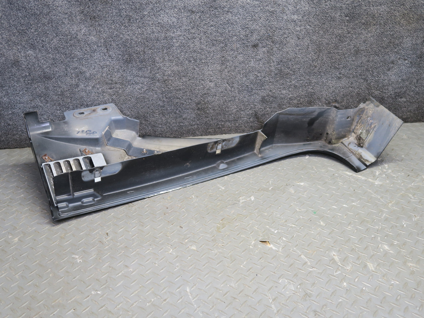 2003-2009 Hummer H2 Front Left Driver Side Fender Shell Cover Panel 15062999