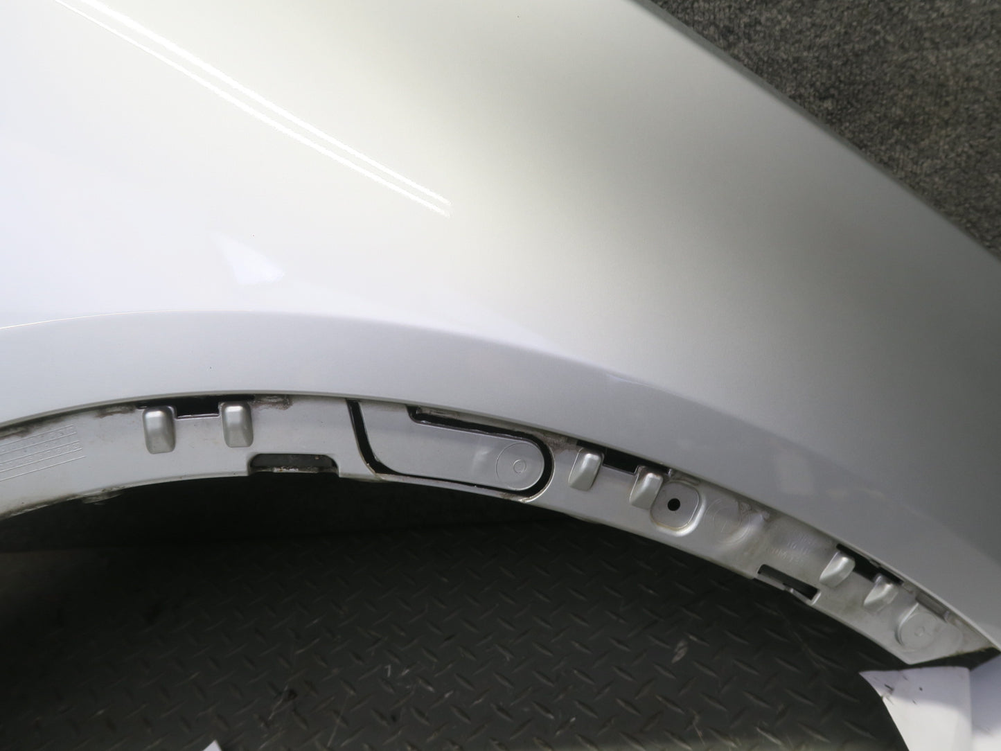 2014-2018 BMW F15 X5 Front Right Fender Shell Panel Glacier Silver