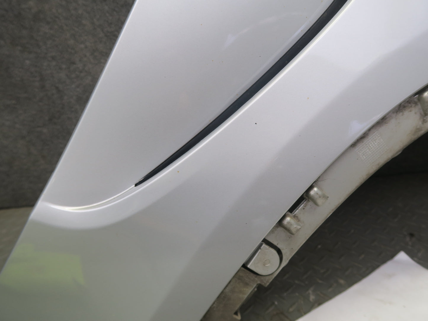 2014-2018 BMW F15 X5 Front Right Fender Shell Panel Glacier Silver