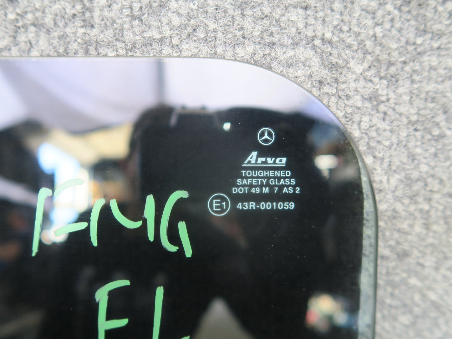 2002-2012 Mercedes W463 G500 Front Left Door Glass Window