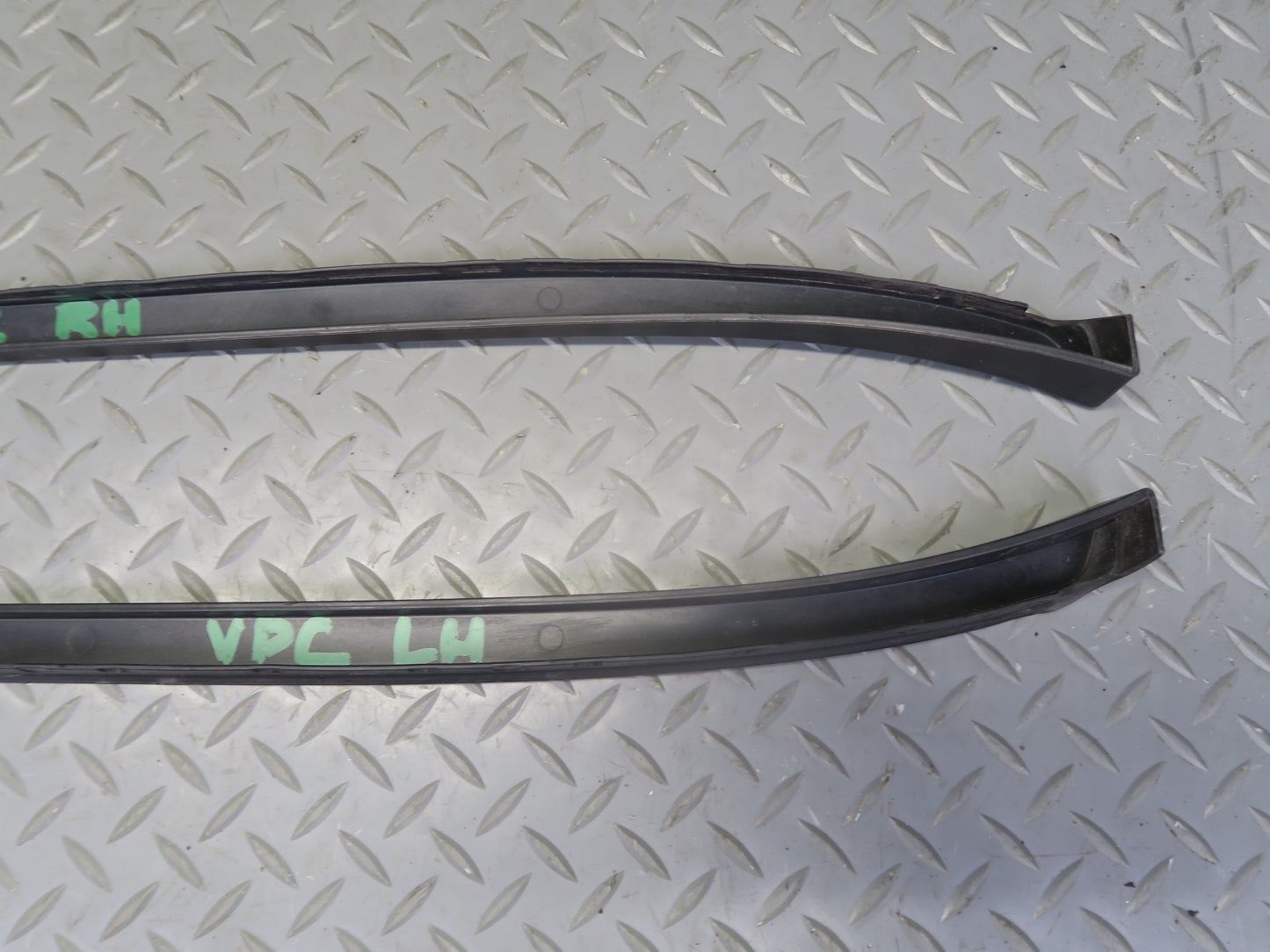 2015-2018 Porsche Cayenne 958 Front Windshield A Pillar Exterior Molding Set