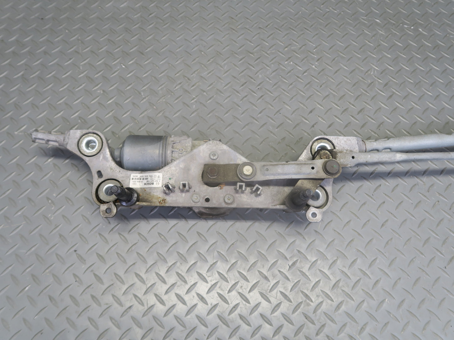 2011-2018 Porsche Cayenne 958 Windshield Wiper Transmission Linkage w Motor