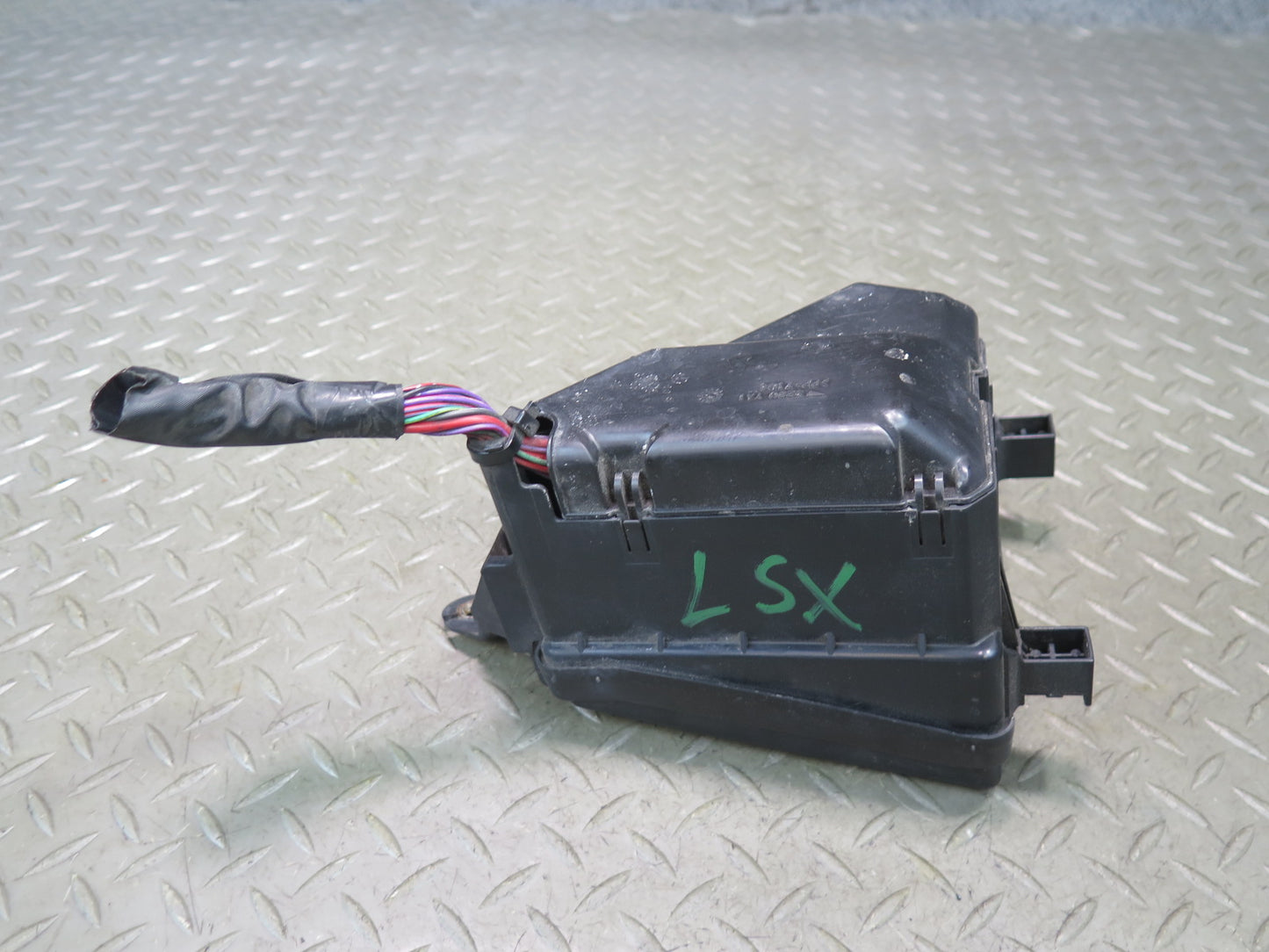 01-03 Lexus UCF30L LS430 Front Left Underhood Relay Fuse Box OEM