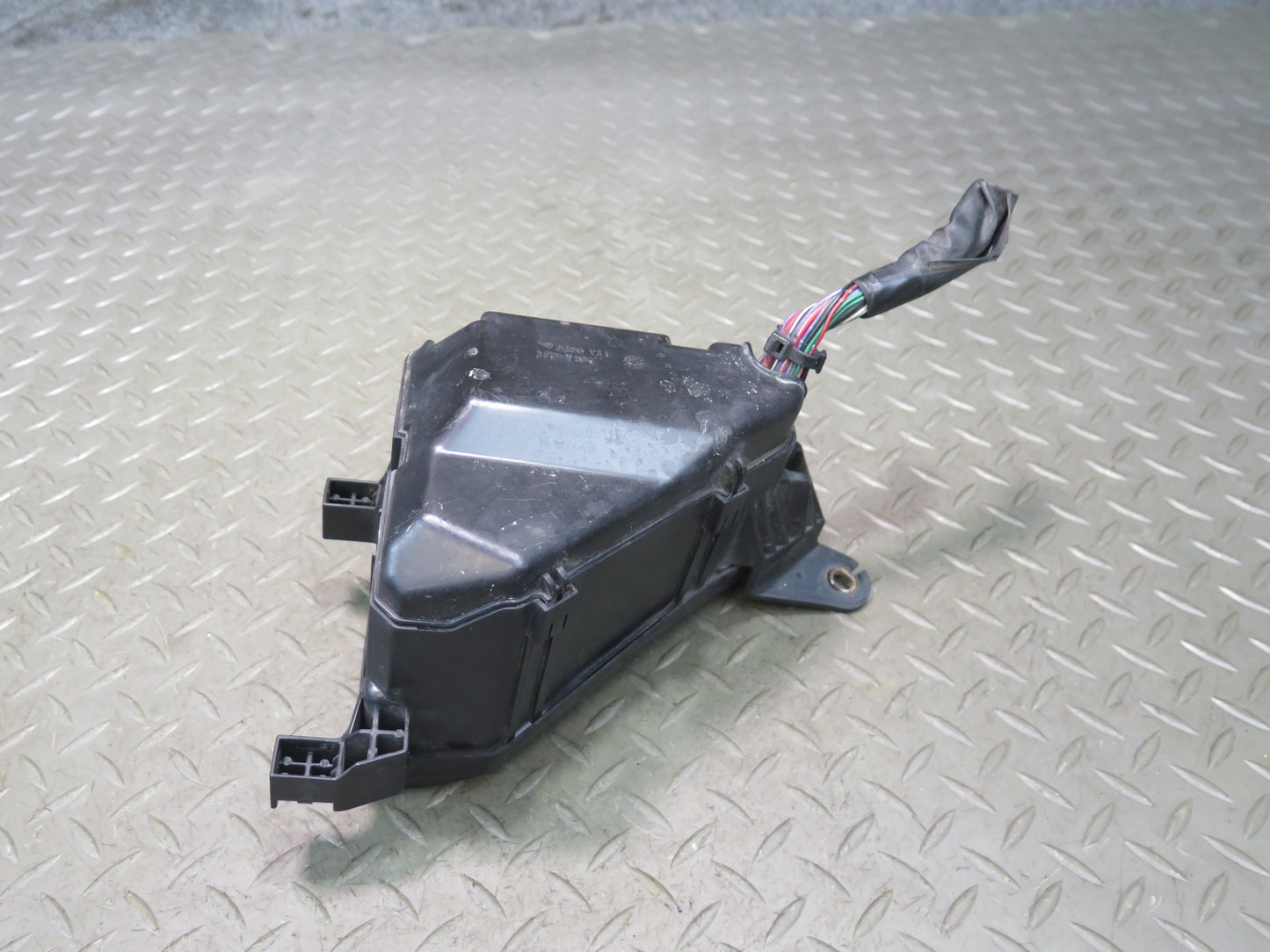 01-03 Lexus UCF30L LS430 Front Left Underhood Relay Fuse Box OEM