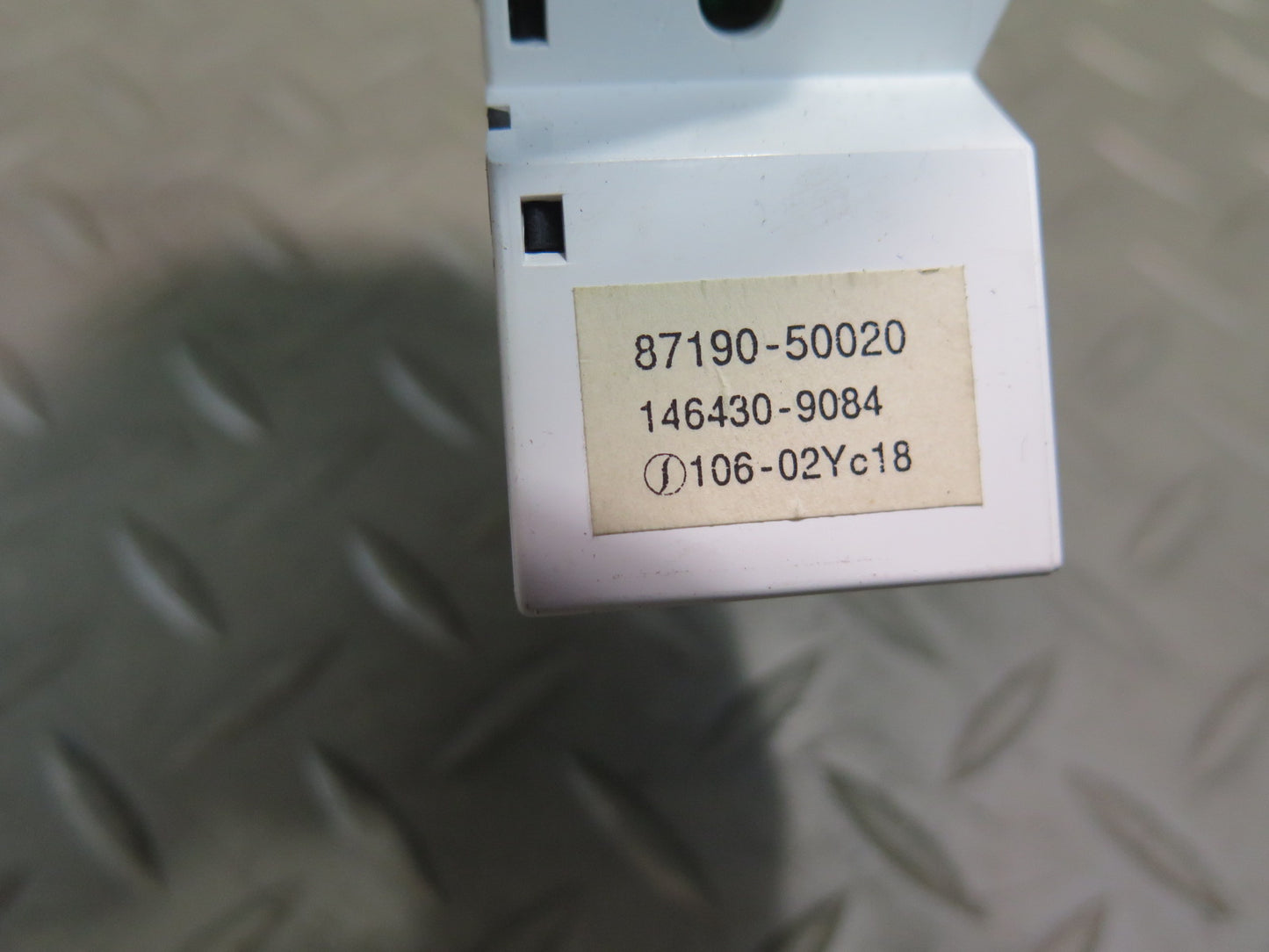 01-06 Lexus UCF30L LS430 Set of 2 Temperature Control Button Switch OEM
