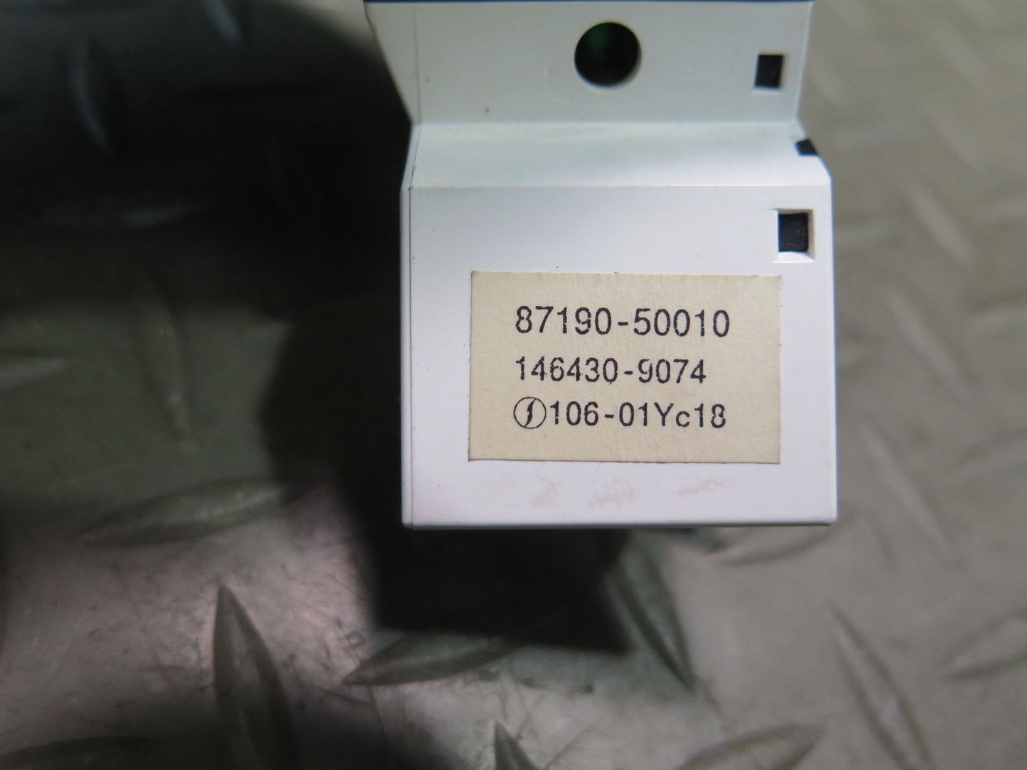 01-06 Lexus UCF30L LS430 Set of 2 Temperature Control Button Switch OEM