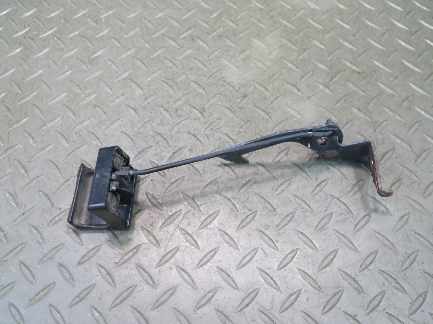 01-03 Lexus UCF30L LS430 Hood Lock Catch Open Release Mechanism OEM