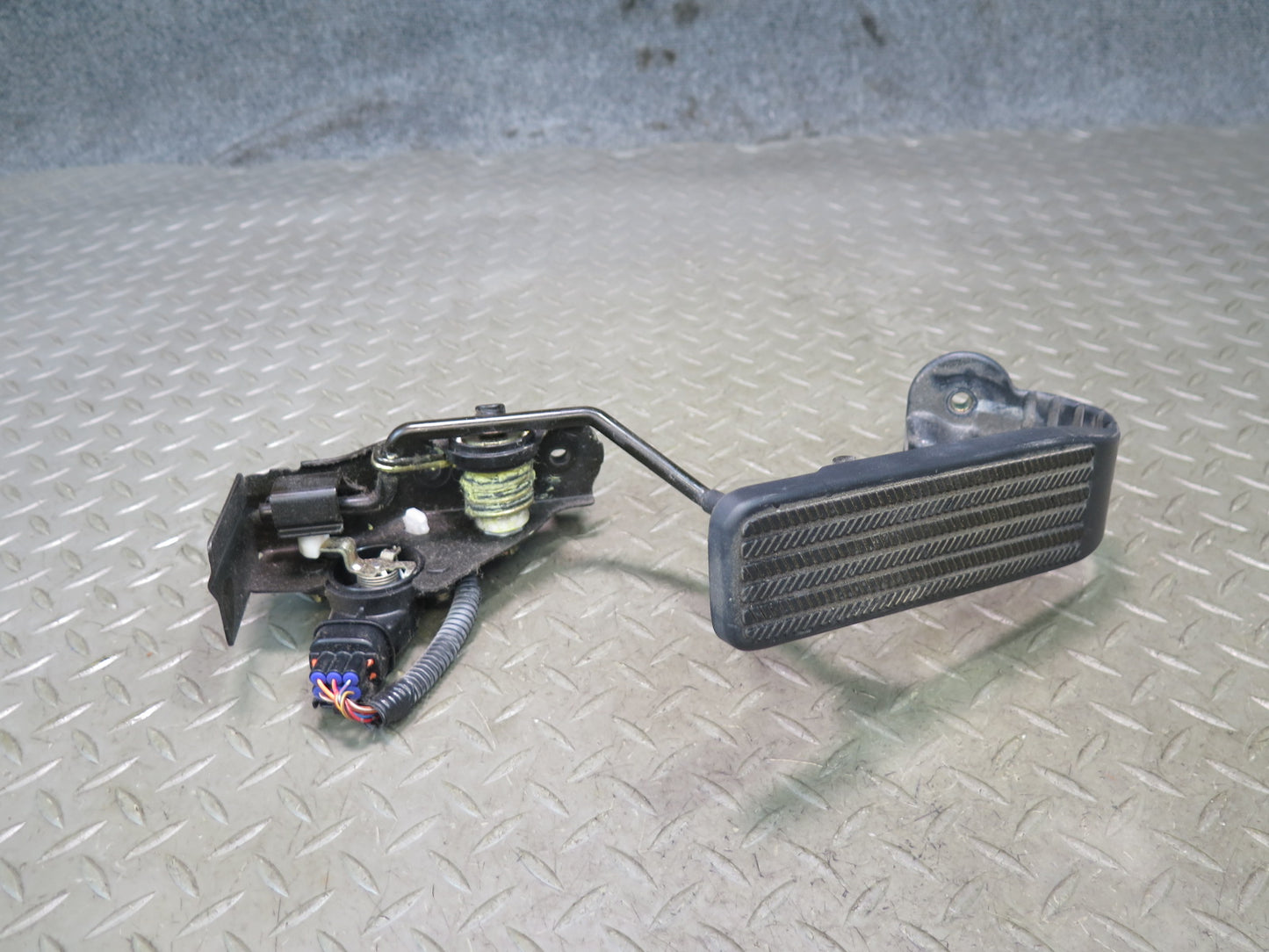 02-06 Lexus UCF30L LS430 Gas Acceleration Peadl 78010-50020 OEM