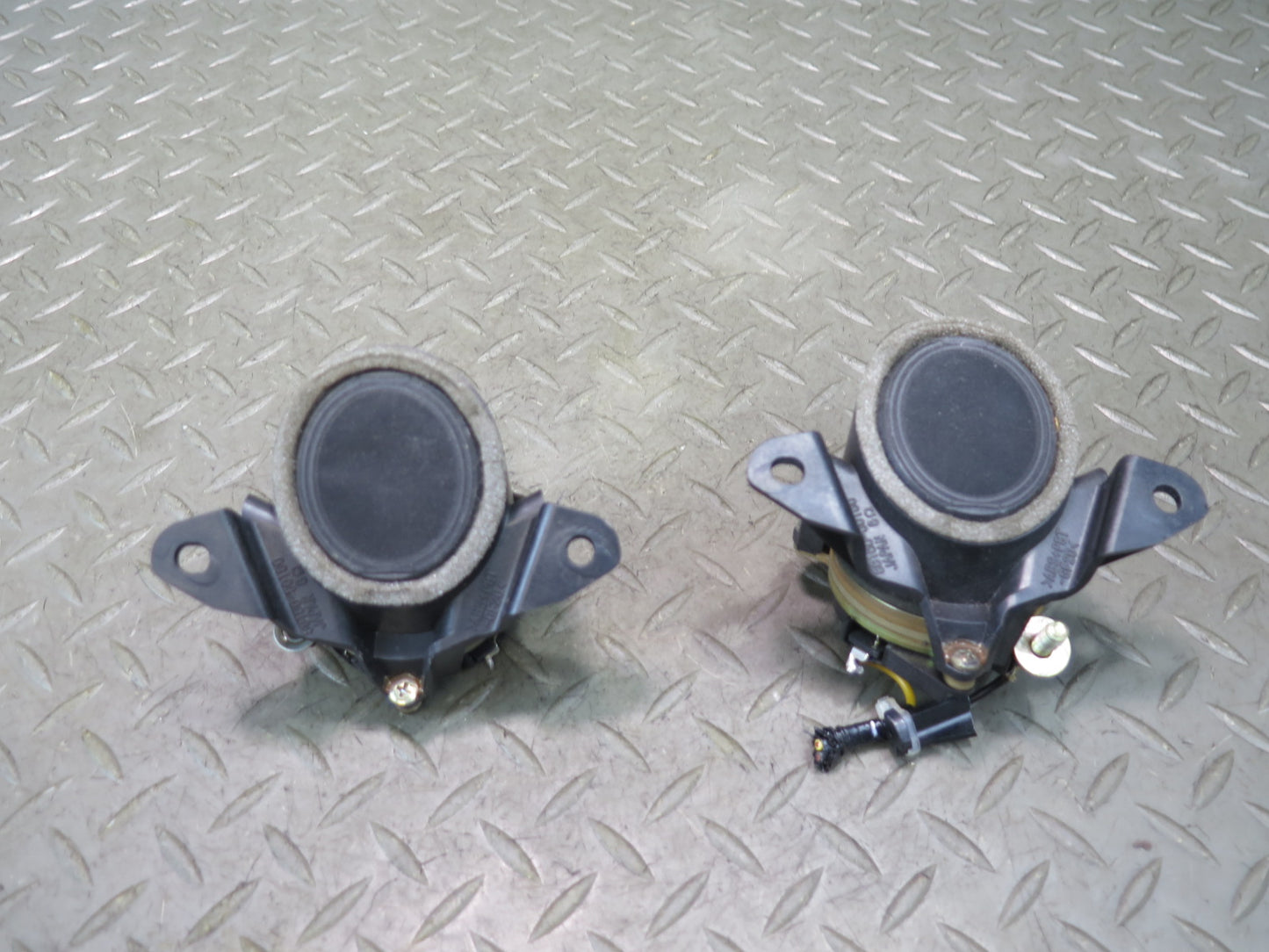 01-06 Lexus UCF30L LS430 Set of 2 Front Left & Right Door Tweeter Speaker OEM