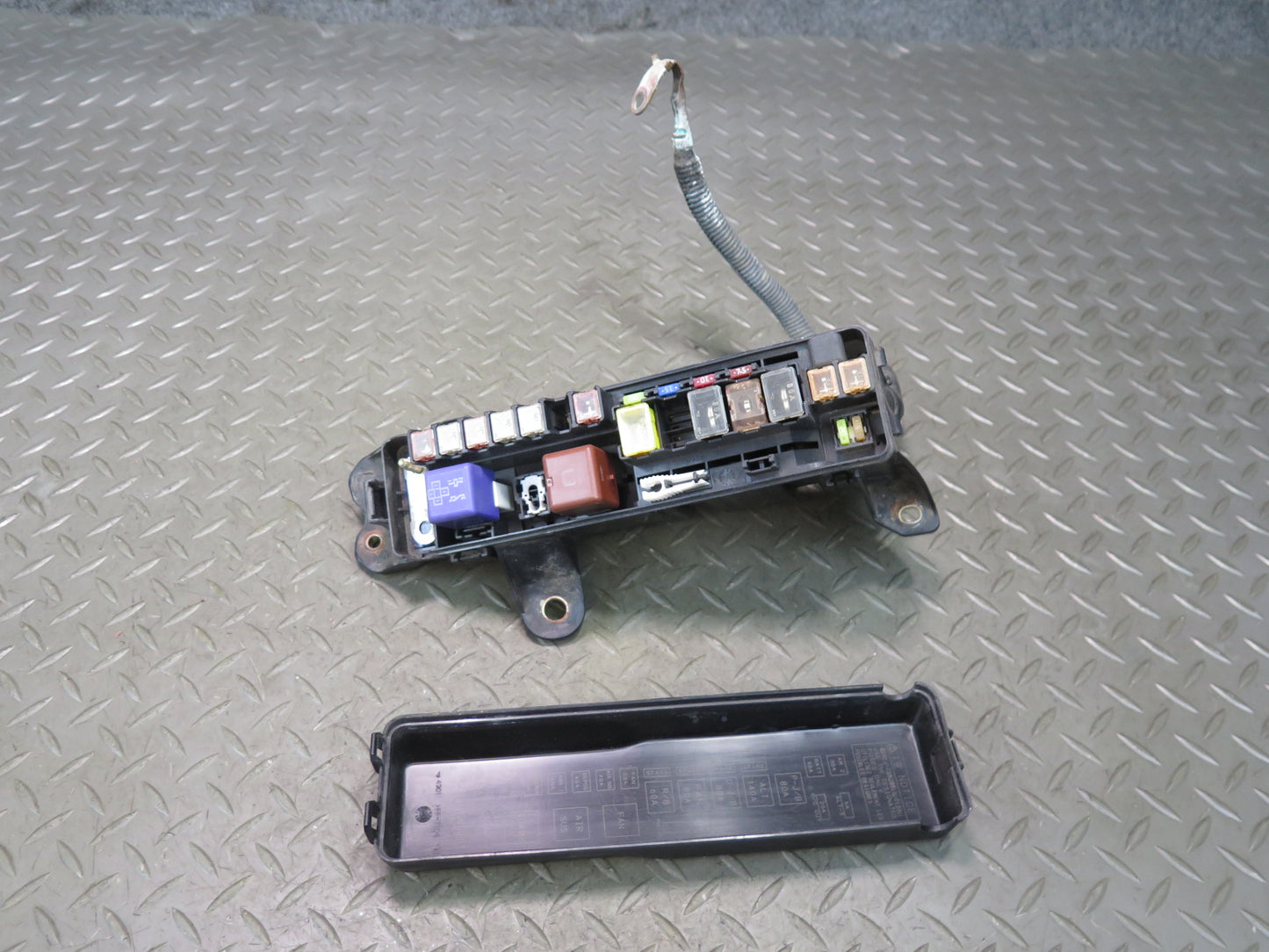 01-03 Lexus UCF30L LS430 Under Hood Junction Relay Fuse Box OEM