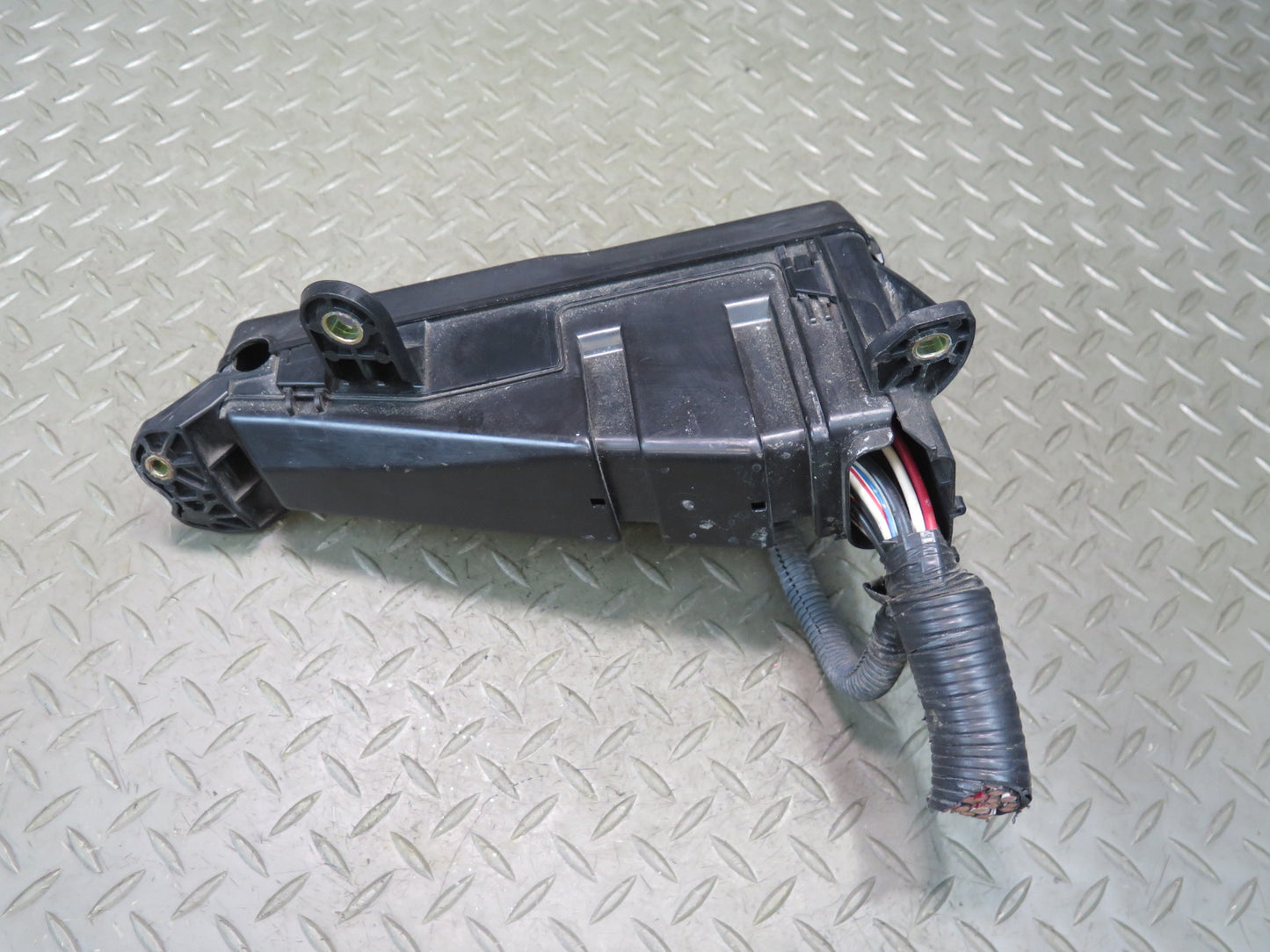 01-03 Lexus UCF30L LS430 Under Hood Junction Relay Fuse Box OEM