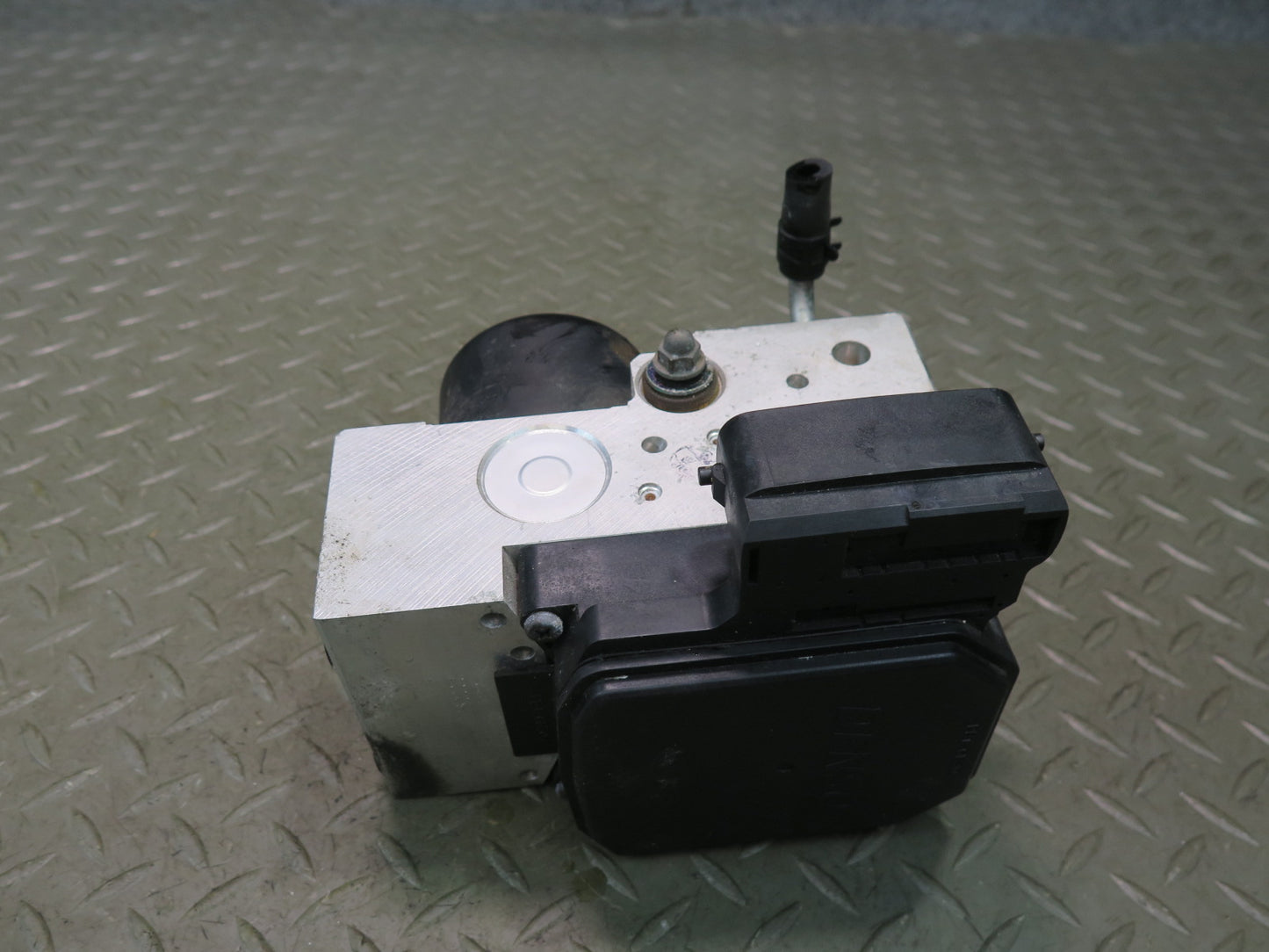 01-03 Lexus UCF30L LS430 Anti Lock Brake ABS Pump Module 44540-50020 OEM