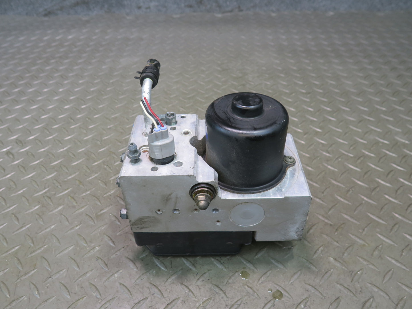 01-03 Lexus UCF30L LS430 Anti Lock Brake ABS Pump Module 44540-50020 OEM