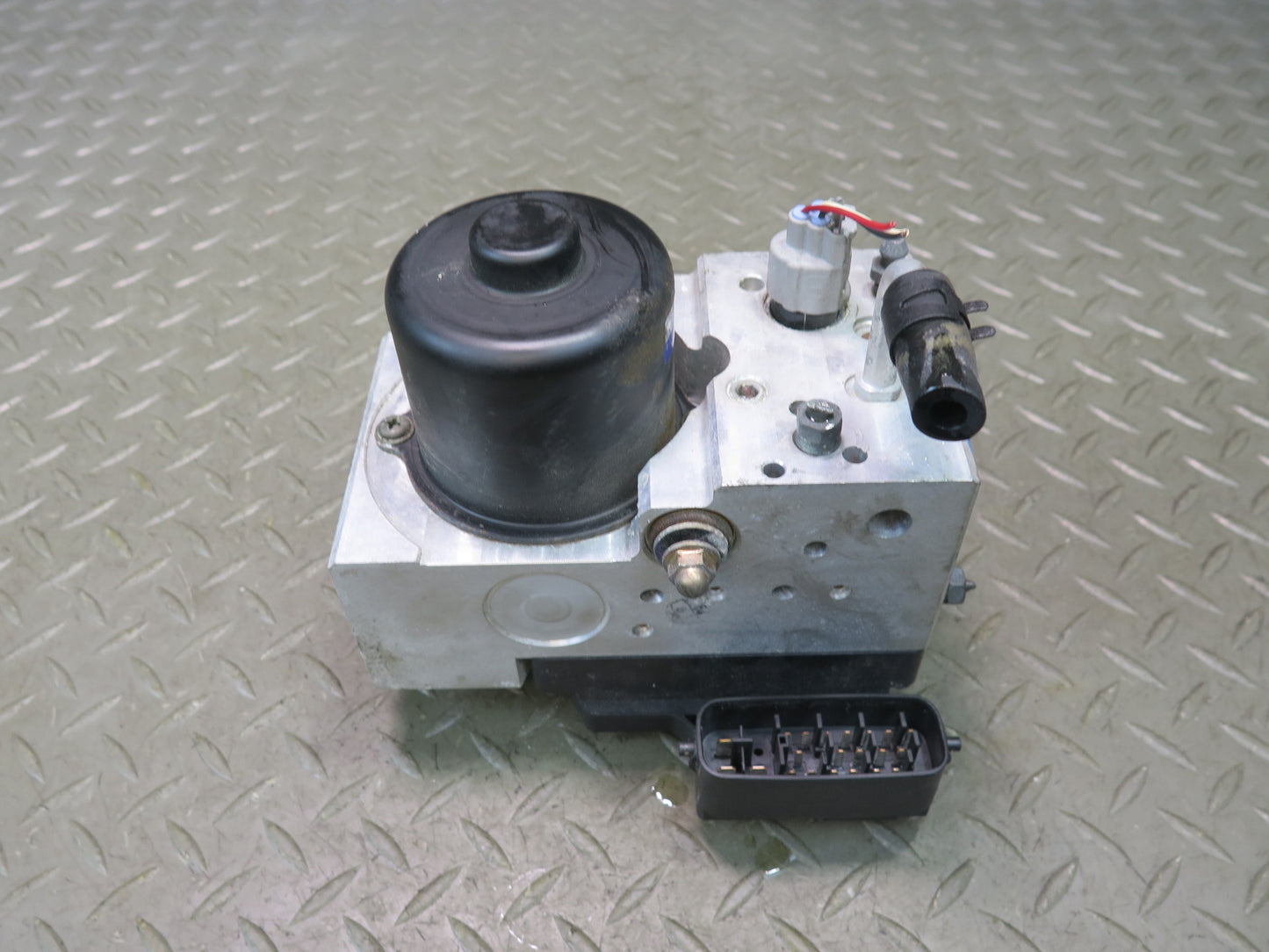 01-03 Lexus UCF30L LS430 Anti Lock Brake ABS Pump Module 44540-50020 OEM