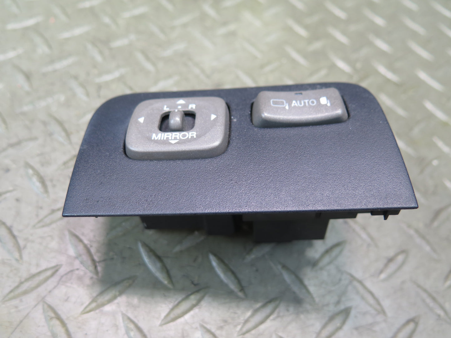 01-06 Lexus UCF30L LS430 Side View Mirror w Auto Fold Switch OEM