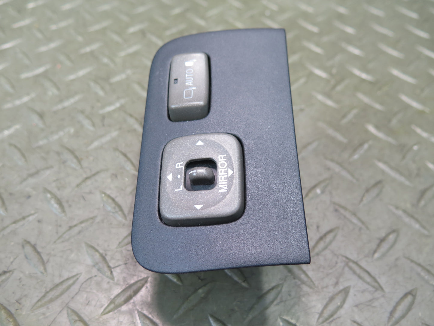 01-06 Lexus UCF30L LS430 Side View Mirror w Auto Fold Switch OEM