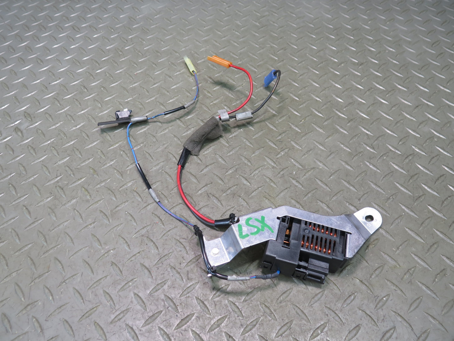 01-06 Lexus UCF30L LS430 Rear Windshield Defrost Defogger Control Module OEM