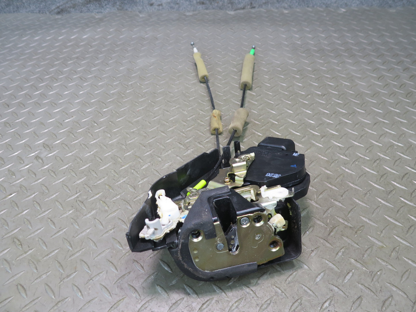 01-06 Lexus UCF30L LS430 Rear Left Door Lock Latch Actuator NO Soft Close OEM