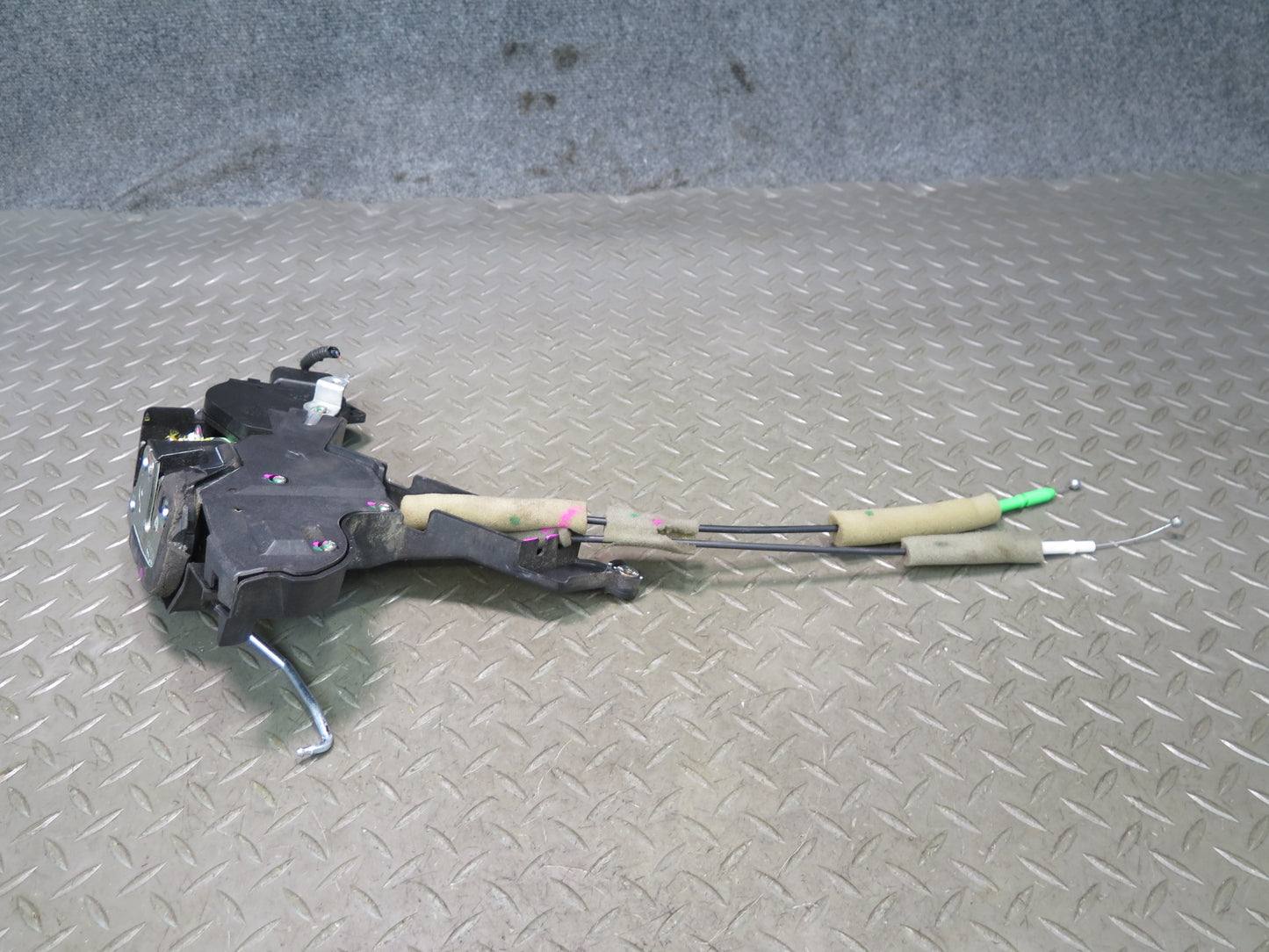 02-06 Lexus LS430 UCF30L Front Right Door Lock Latch Actuator NO Soft Close OEM