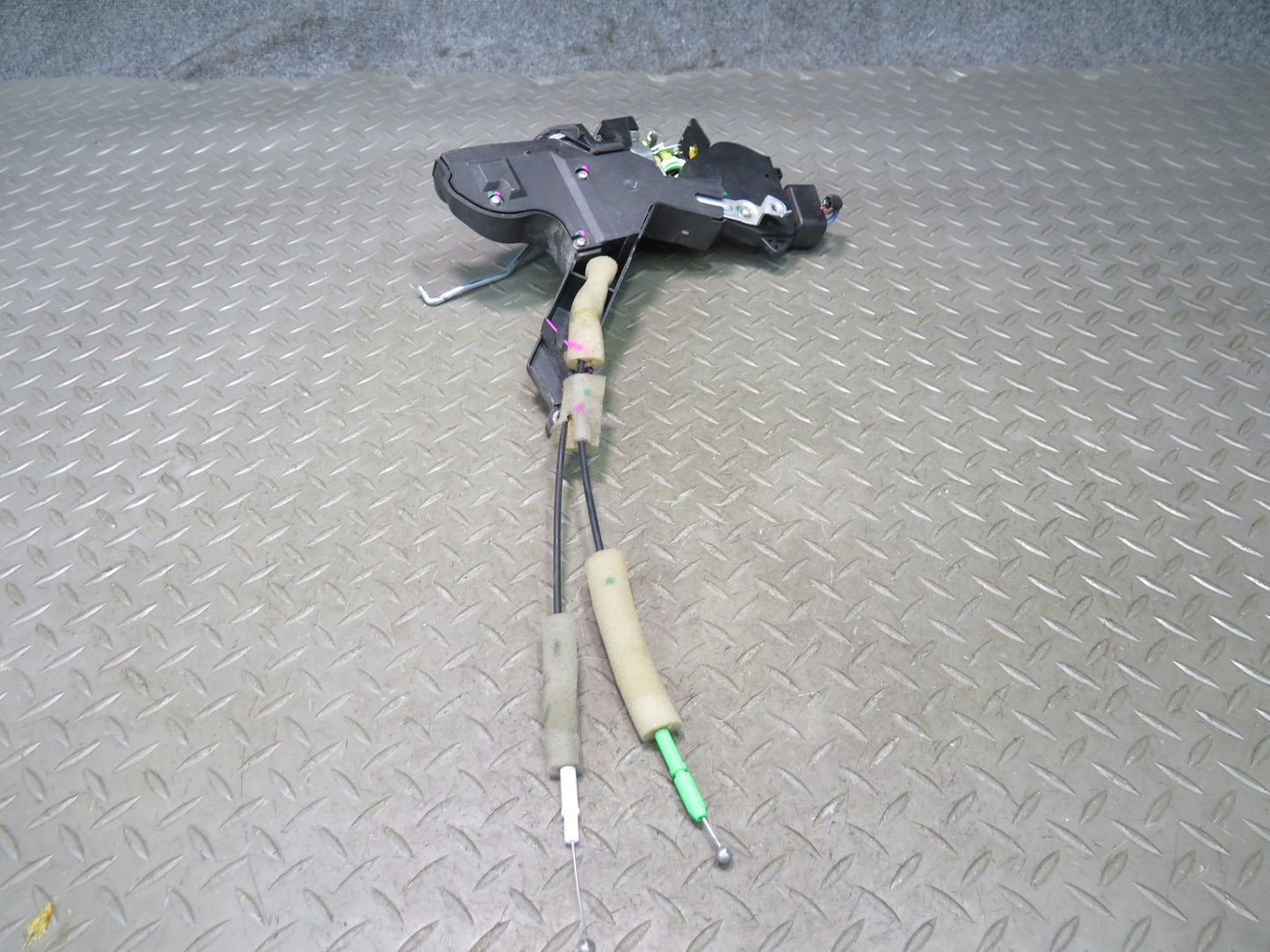 02-06 Lexus LS430 UCF30L Front Right Door Lock Latch Actuator NO Soft Close OEM