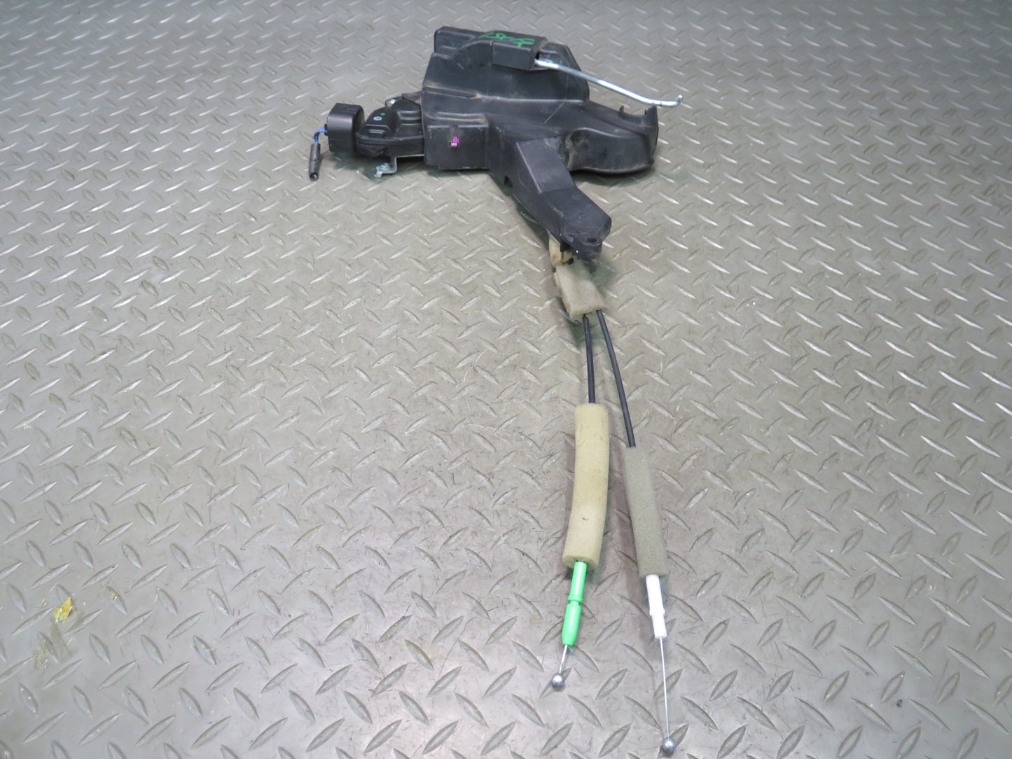 02-06 Lexus LS430 UCF30L Front Right Door Lock Latch Actuator NO Soft Close OEM