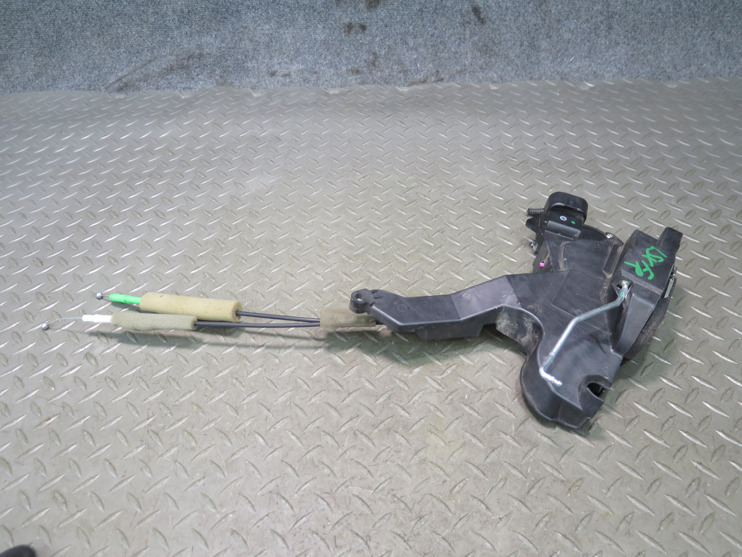 02-06 Lexus LS430 UCF30L Front Right Door Lock Latch Actuator NO Soft Close OEM