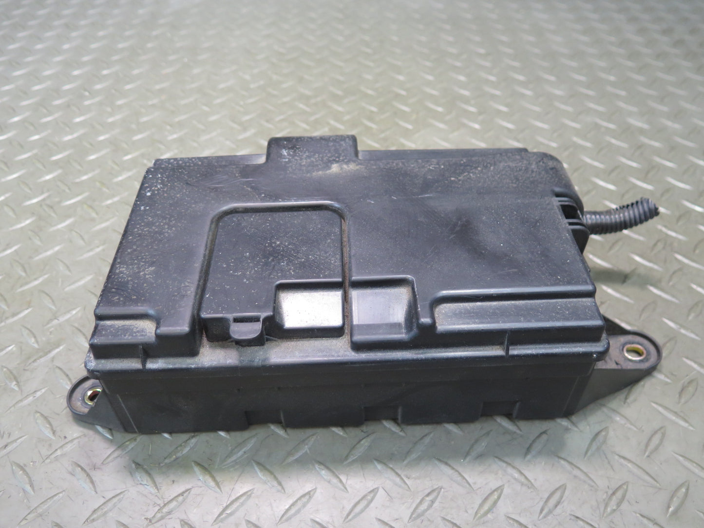 01-03 Lexus LS430 UCF30L Rear Trunk Junction Fuse Relay Box 82670-50073 OEM