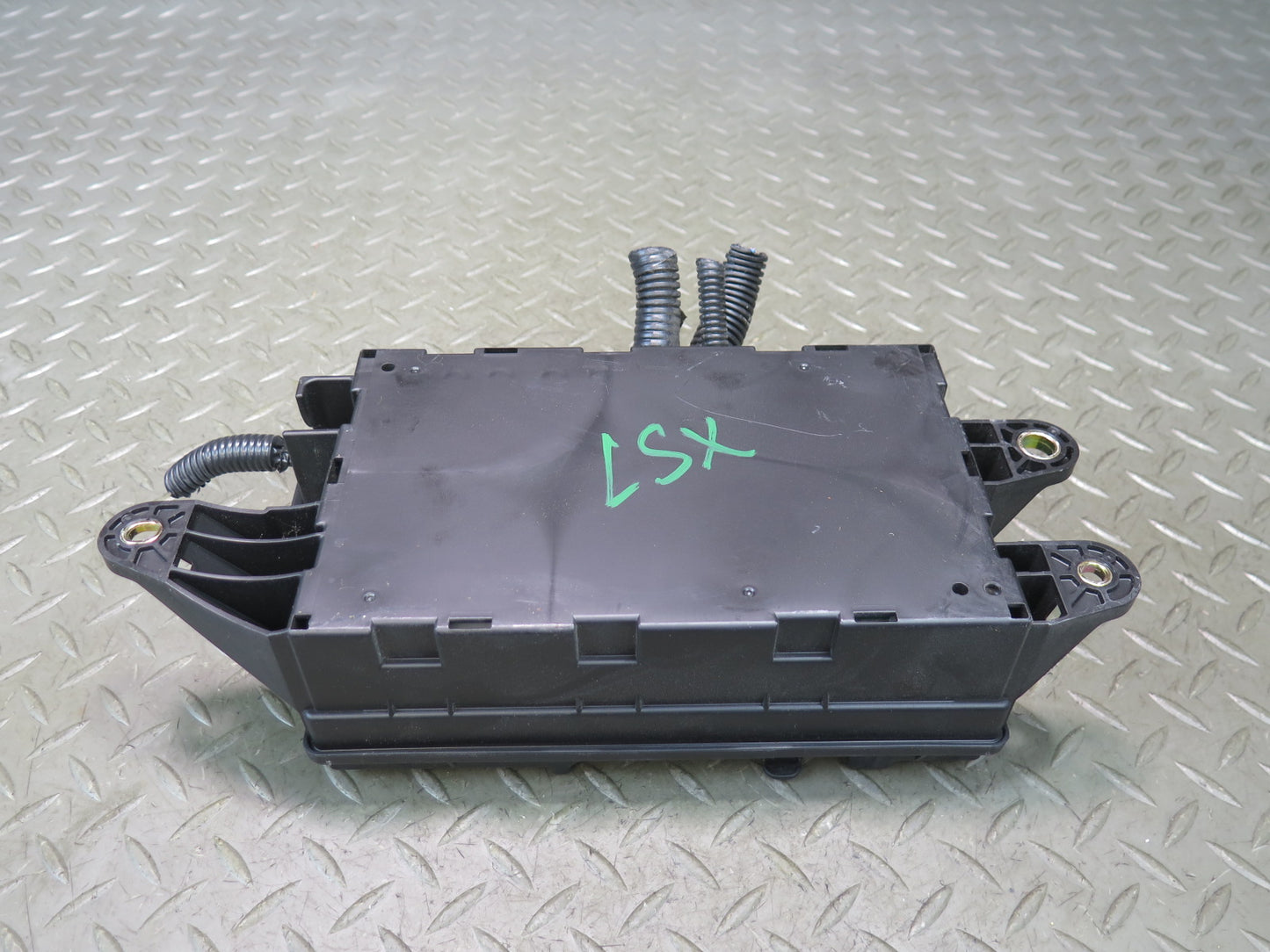 01-03 Lexus LS430 UCF30L Rear Trunk Junction Fuse Relay Box 82670-50073 OEM