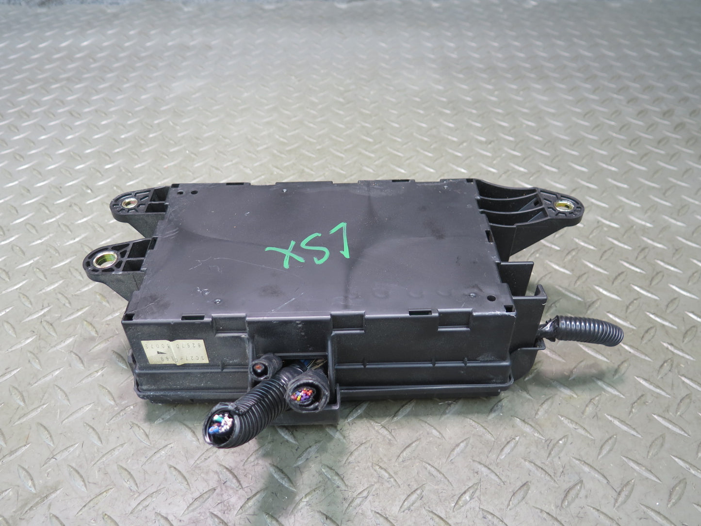 01-03 Lexus LS430 UCF30L Rear Trunk Junction Fuse Relay Box 82670-50073 OEM