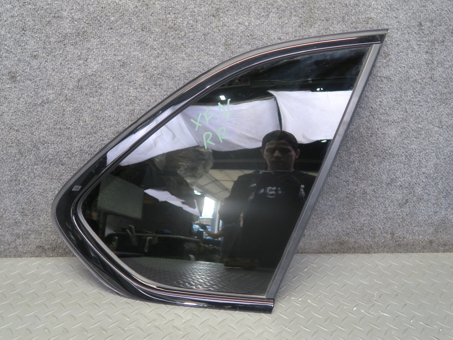 2014-2018 BMW F15 X5 Rear Right Quarter Glass Window w Black Molding
