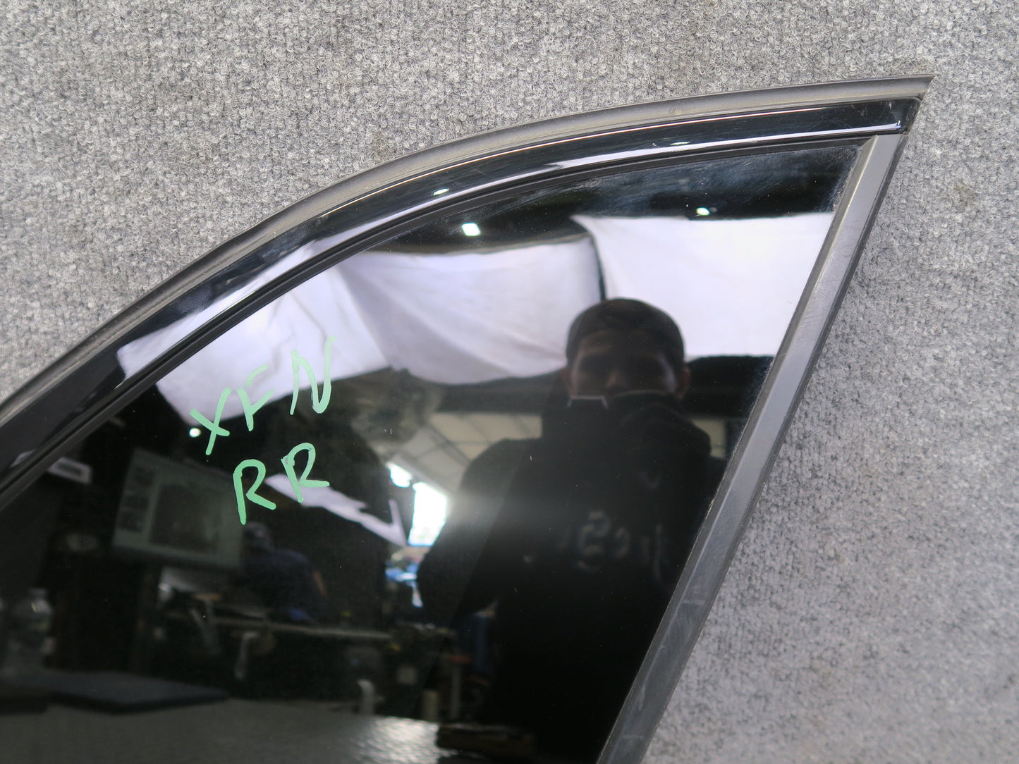 2014-2018 BMW F15 X5 Rear Right Quarter Glass Window w Black Molding