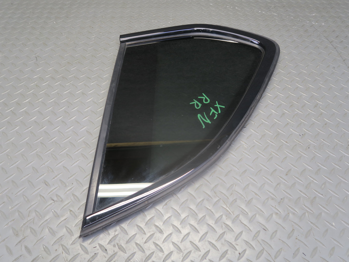 2014-2018 BMW F15 X5 Rear Right Quarter Glass Window w Black Molding
