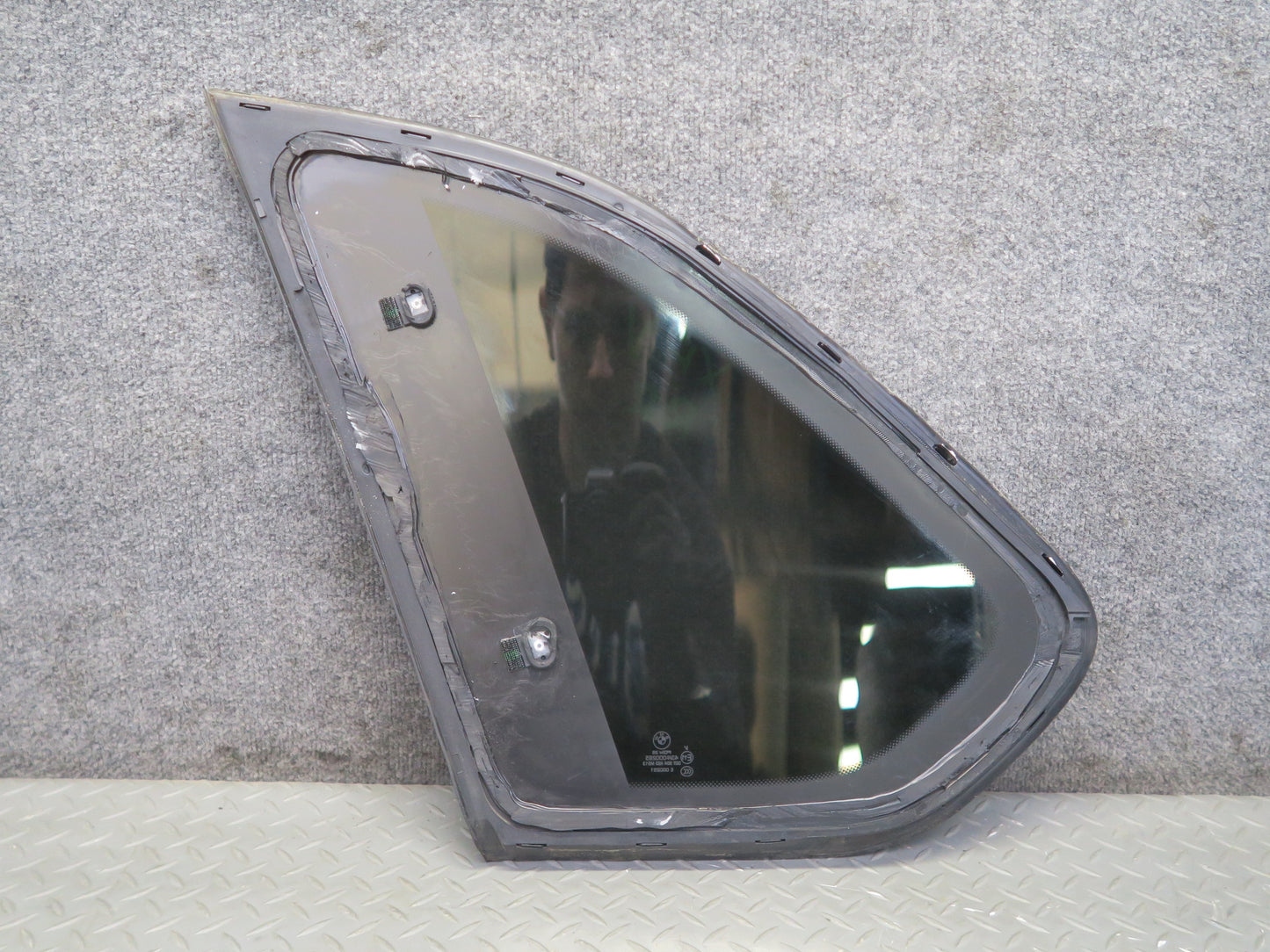 2014-2018 BMW F15 X5 Rear Right Quarter Glass Window w Black Molding