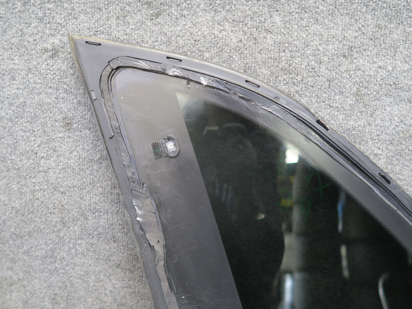 2014-2018 BMW F15 X5 Rear Right Quarter Glass Window w Black Molding