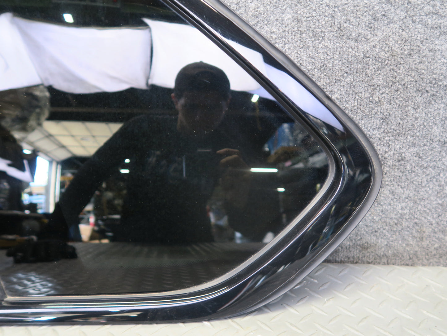 2014-2018 BMW F15 X5 Rear Left Quarter Glass Window w Black Molding