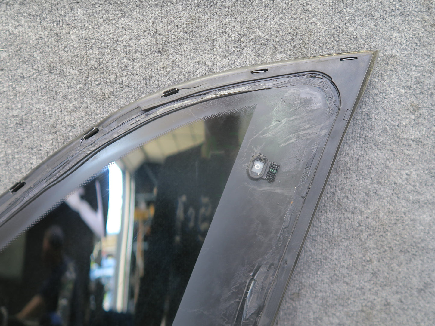 2014-2018 BMW F15 X5 Rear Left Quarter Glass Window w Black Molding