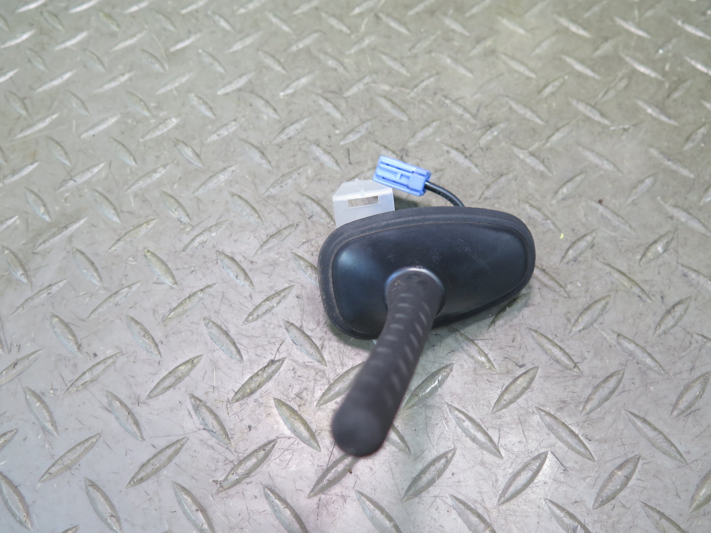 01-06 Lexus UCF30L LS430 Rear Roof Antenna OEM