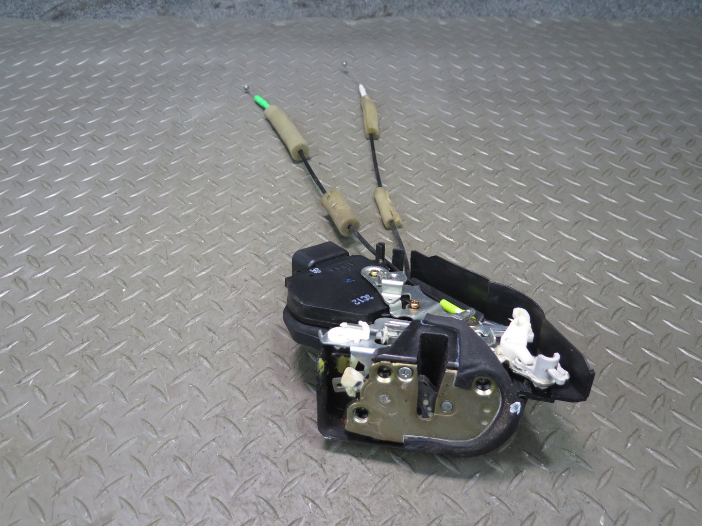 01-06 Lexus UCF30L LS430 Rear Right Door Lock Latch Actuator NO Soft Close OEM
