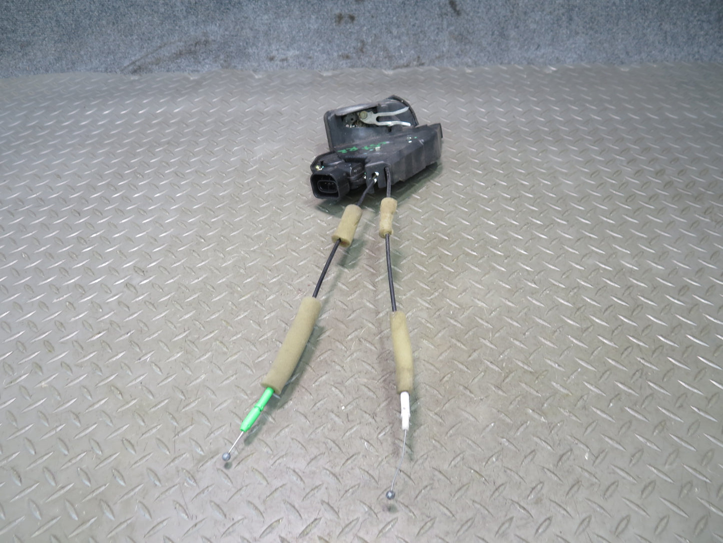 01-06 Lexus UCF30L LS430 Rear Right Door Lock Latch Actuator NO Soft Close OEM